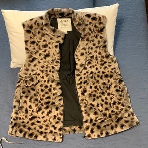 Dylan Los Angeles leapord vest large